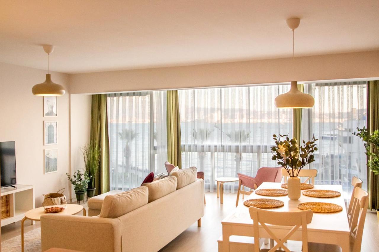 Flat With Sea View Near Karsiyaka Coast Esmirna Exterior foto